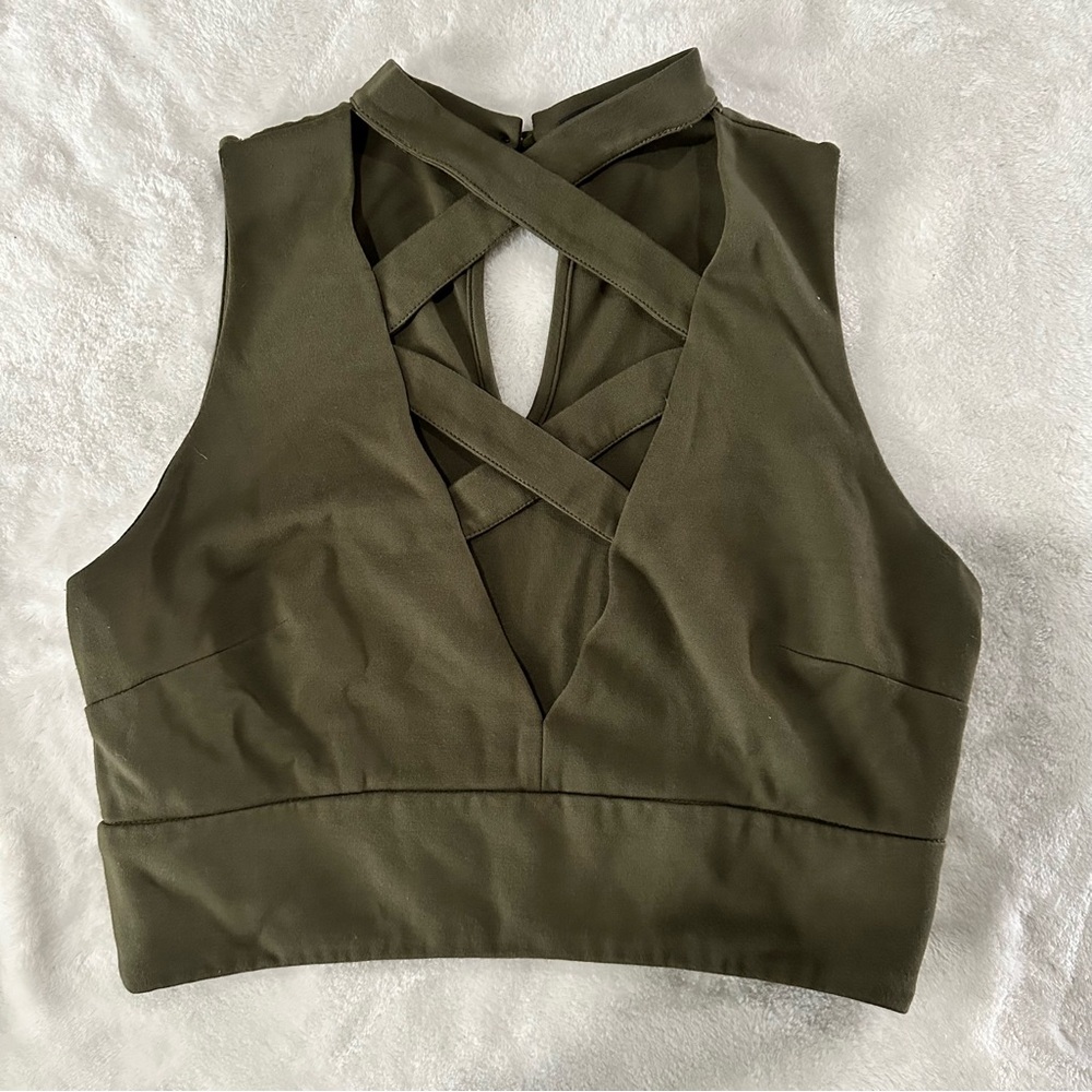 Strappy Crop-Top